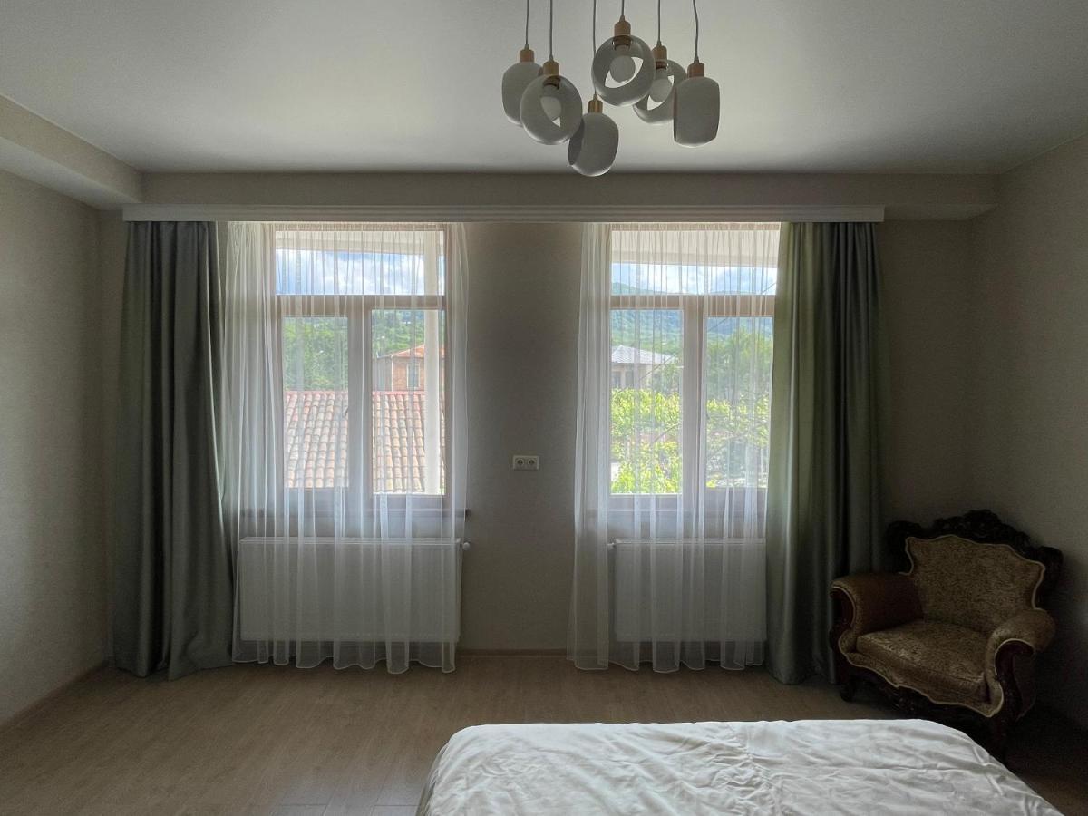 Zaali'S Wine Cellar Bed & Breakfast Vani Bagian luar foto