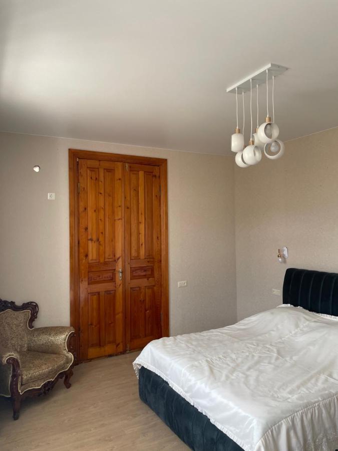 Zaali'S Wine Cellar Bed & Breakfast Vani Bagian luar foto