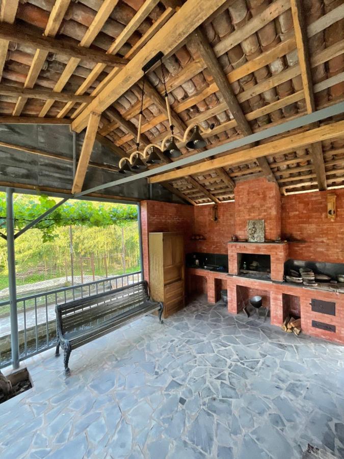Zaali'S Wine Cellar Bed & Breakfast Vani Bagian luar foto