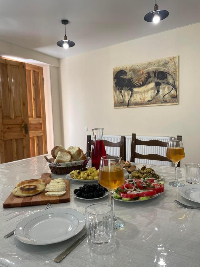 Zaali'S Wine Cellar Bed & Breakfast Vani Bagian luar foto